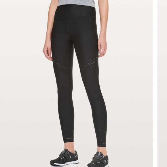 LULULEMON Zoned in tight Size 4 Black 27"  length - Picture 1 of 12